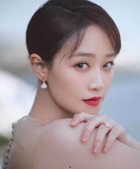 黄 姓明星 塌房,娱乐圈风云再起，真相背后引人深思