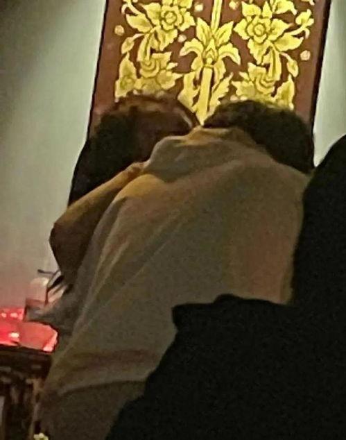 酒吧吃瓜事件女,女生遭遇不测，引发社会关注与反思
