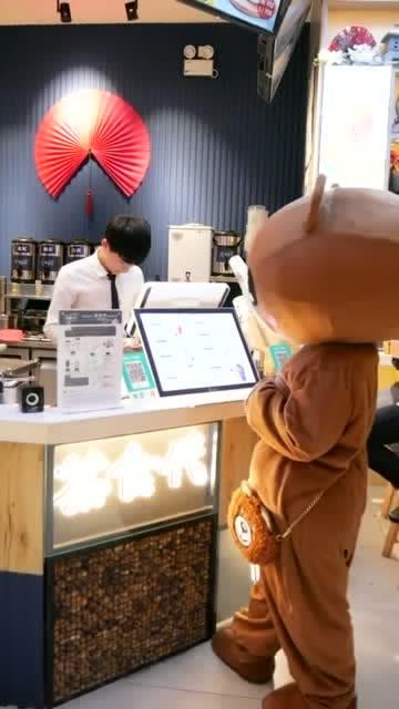 网红熊小哥哥奶茶店,网红打卡新地标，甜蜜饮品引领潮流风尚